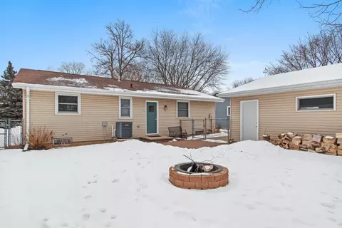 Exterior - 2519 S Eric Dr, Appleton, WI 54915 photo 7 of 15