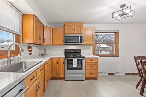 Kitchen - 2519 S Eric Dr, Appleton, WI 54915 photo 5 of 5