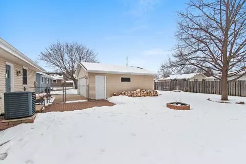 Exterior - 2519 S Eric Dr, Appleton, WI 54915 photo 10 of 15