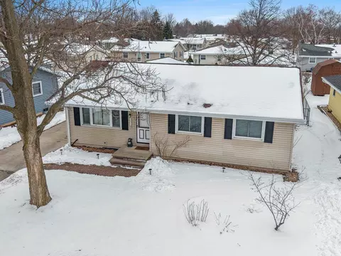 View/Area - 2519 S Eric Dr, Appleton, WI 54915 photo 1 of 9