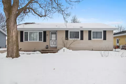 Exterior - 2519 S Eric Dr, Appleton, WI 54915 photo 1 of 15