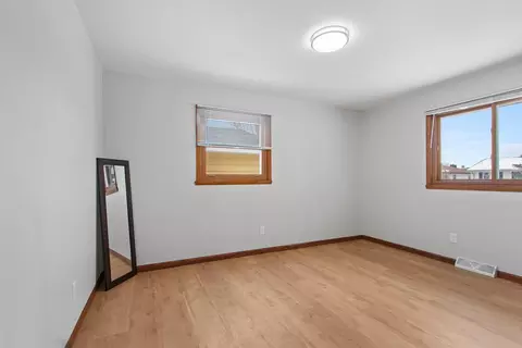 Bedroom - 2519 S Eric Dr, Appleton, WI 54915 photo 4 of 6