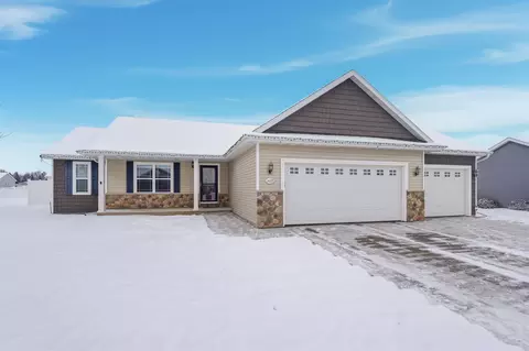 1435 Anthem Dr, Neenah, WI 54956