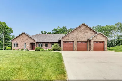 272 Lost Ridge Ct, Green Bay, WI 54302