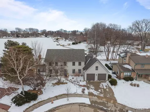 1960 Cliffview Ct, Oshkosh, WI 54902
