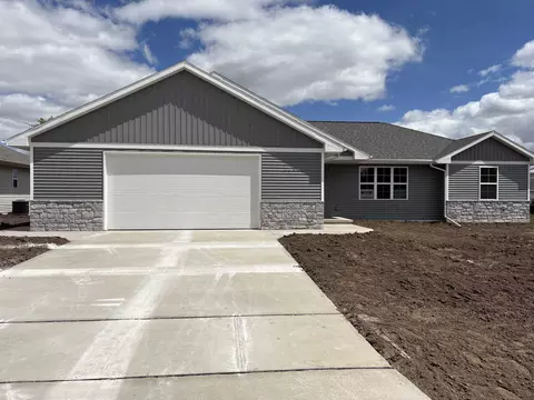 1246 Putnam Dr, Pulaski, WI 54162