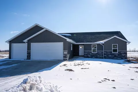 1255 W Thorn Creek Dr, Hilbert, WI 54129
