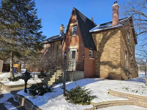 1717 Knapp St, Oshkosh, WI 54902