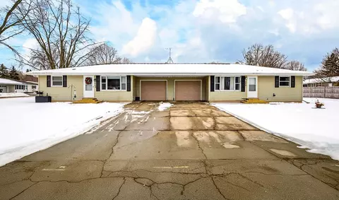 664 W Factory St, Seymour, WI 54165