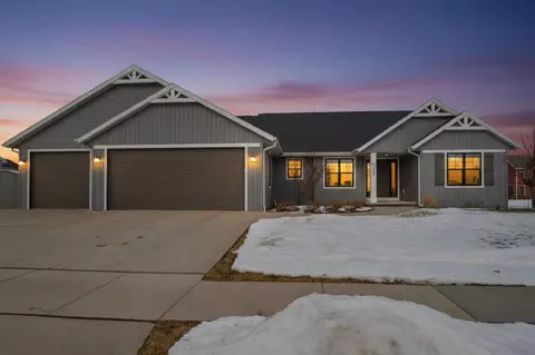 w5598 Hoelzel Way, Appleton, WI 54915