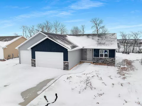 1825 Southland Ln, New London, WI 54961