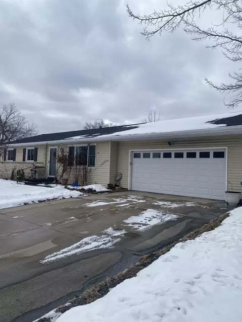 2007 Wisconsin St, Oshkosh, WI 54901
