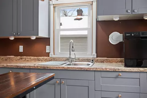 Kitchen - 1815 N Ullman St, Appleton, WI 54911 photo 4 of 5
