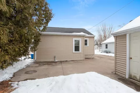 Exterior - 1815 N Ullman St, Appleton, WI 54911 photo 4 of 5
