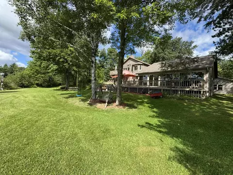 e1501 Penny Lane, Iola, WI 54945