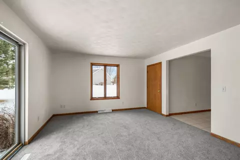 Living - w3127 Glenbrooke Court, Appleton, WI 54915 photo 3 of 4