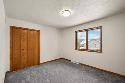 Bedroom - w3127 Glenbrooke Court, Appleton, WI 54915 photo 5 of 7