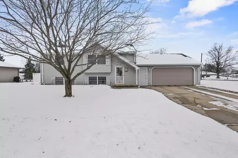 1601 S Sundown Ln, Appleton, WI 54915