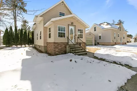 406 Wallace St, New London, WI 54961