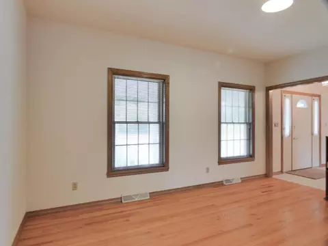 Living - 125 E Wayfarer Ln, Appleton, WI 54913 photo 3 of 4