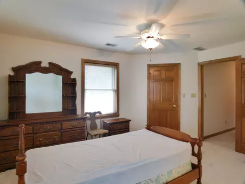 Bedroom - 125 E Wayfarer Ln, Appleton, WI 54913 photo 4 of 9