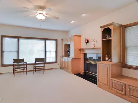Living - 125 E Wayfarer Ln, Appleton, WI 54913 photo 1 of 4