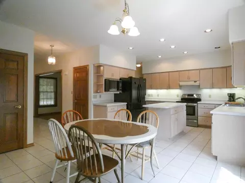 Kitchen - 125 E Wayfarer Ln, Appleton, WI 54913 photo 2 of 4