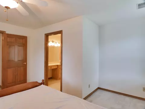 Bedroom - 125 E Wayfarer Ln, Appleton, WI 54913 photo 5 of 9
