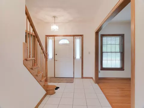 Entry Way - 125 E Wayfarer Ln, Appleton, WI 54913 photo 1 of 2
