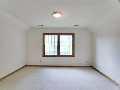 Bedroom - 125 E Wayfarer Ln, Appleton, WI 54913 photo 2 of 9