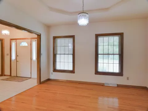 Living - 125 E Wayfarer Ln, Appleton, WI 54913 photo 4 of 4