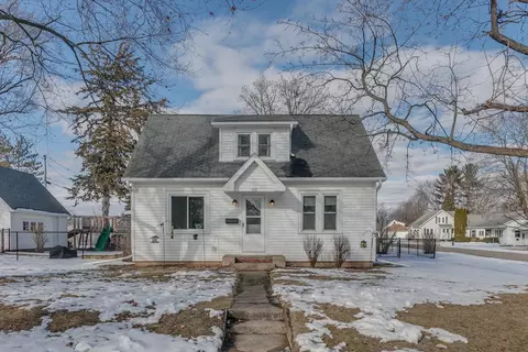 Exterior - 351 E Scott St, Omro, WI 54963 photo 2 of 9