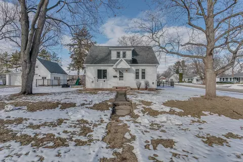Exterior - 351 E Scott St, Omro, WI 54963 photo 9 of 9