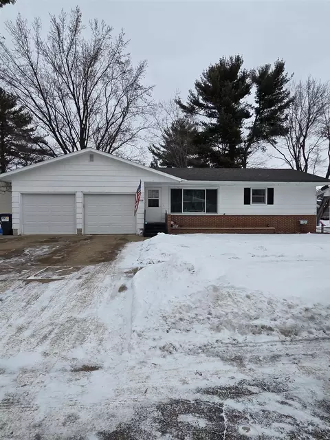 13130 Thomas St, Osseo, WI 54758