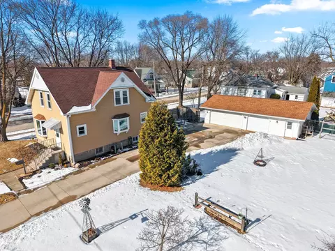 220 Dewey St, Brillion, WI 54110