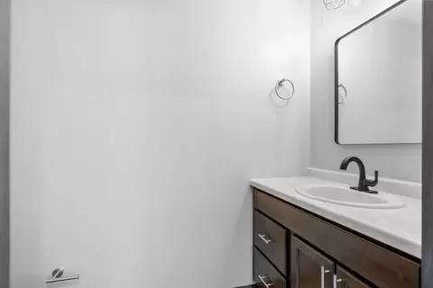Bath - 431 Scott St, Ripon, WI 54971 photo 2 of 5