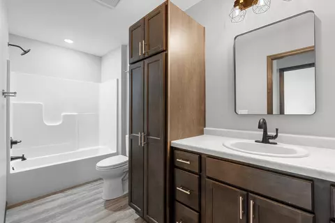 Bath - 431 Scott St, Ripon, WI 54971 photo 4 of 5