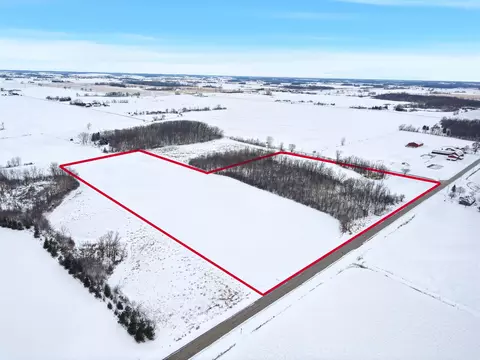 Lau Road, Chilton, WI 53014