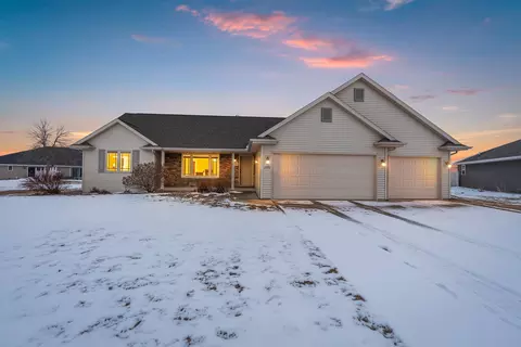 1728 Ballinamore Pl, De Pere, WI 54115
