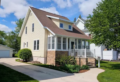128 School St, Chilton, WI 53014