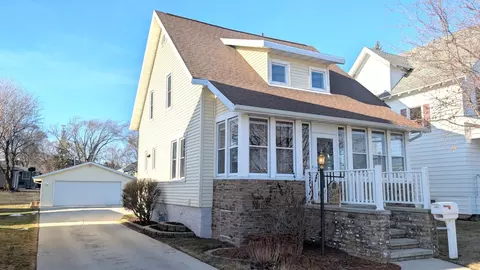 128 School St, Chilton, WI 53014