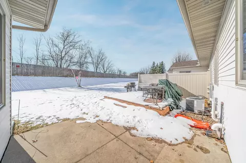 Exterior - 1821 E Sylvan Ave, Appleton, WI 54915 photo 4 of 6