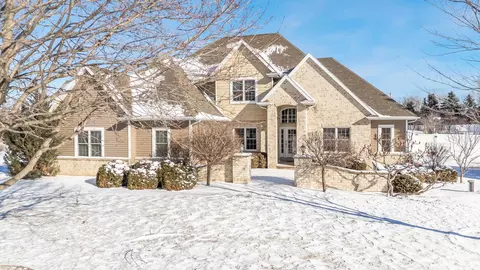 2948 Buttercup Rd, Neenah, WI 54956