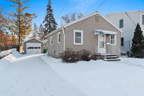 421 Abrams St, Green Bay, WI 54302