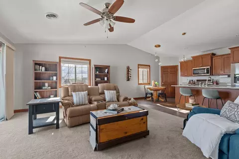 Living - 2362 E Plank Cir #D, Appleton, WI 54915 photo 3 of 6