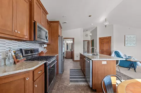 Kitchen - 2362 E Plank Cir #D, Appleton, WI 54915 photo 3 of 10