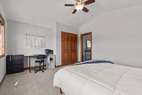 Bedroom - 2362 E Plank Cir #D, Appleton, WI 54915 photo 2 of 8