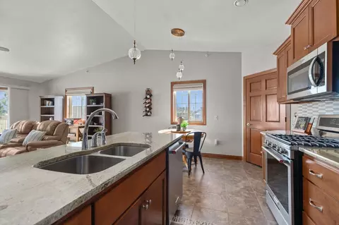 Kitchen - 2362 E Plank Cir #D, Appleton, WI 54915 photo 2 of 10