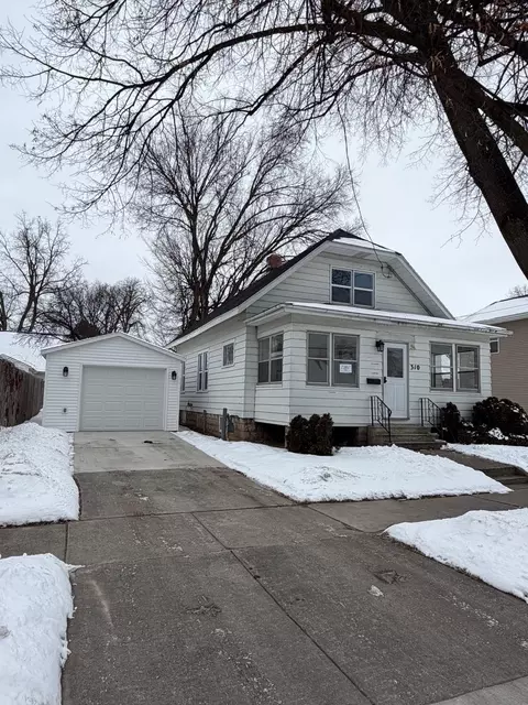 310 S Clay St, Green Bay, WI 54301