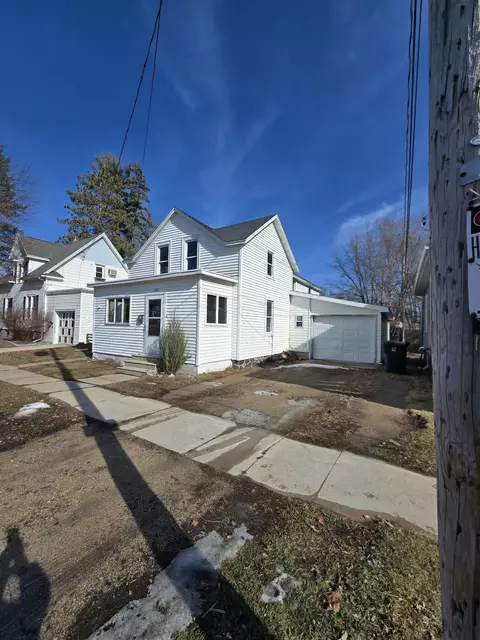 110 S Washington St, Berlin, WI 54923
